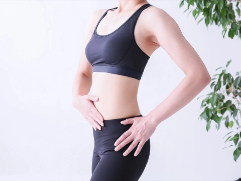 骨盤が歪む原因とは？美しい姿勢を保つためのセルフケア
