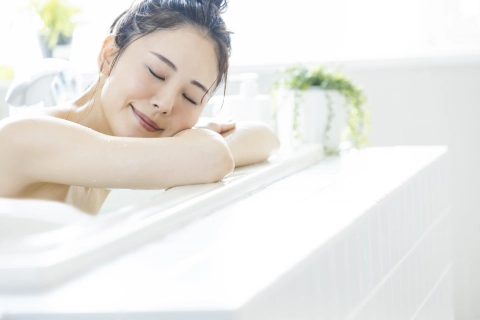 冬のダメージを巻き戻す！「リバースエイジング」を叶える究極の若返り入浴法