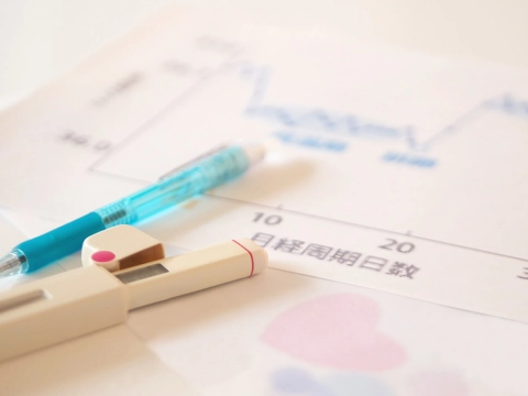 生理不順の原因とは？骨盤の歪みと生理痛の関係性