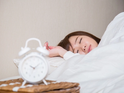 睡眠の質を上げる4つの方法【快眠ストレッチもご紹介】