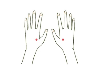 仕事中にもリフレッシュ！ ツボを押して、頭をスッキリ